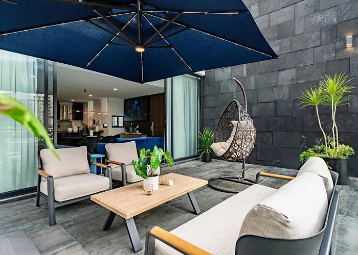Apartment Two-in-one Group Haven With Terrace, Wifi & Comfort