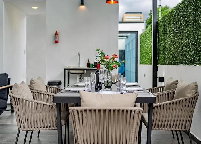 Two-in-one Group Haven With Terrace, Wifi & Comfort Apartment Mexico City