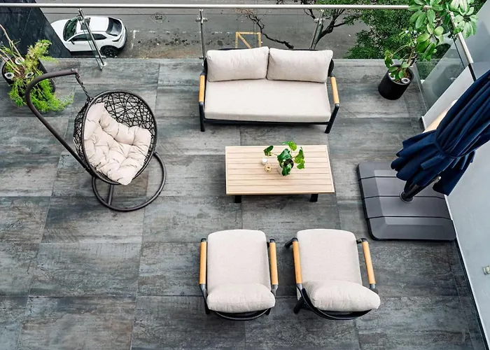 Two-in-one Group Haven With Terrace, Wifi & Comfort *
