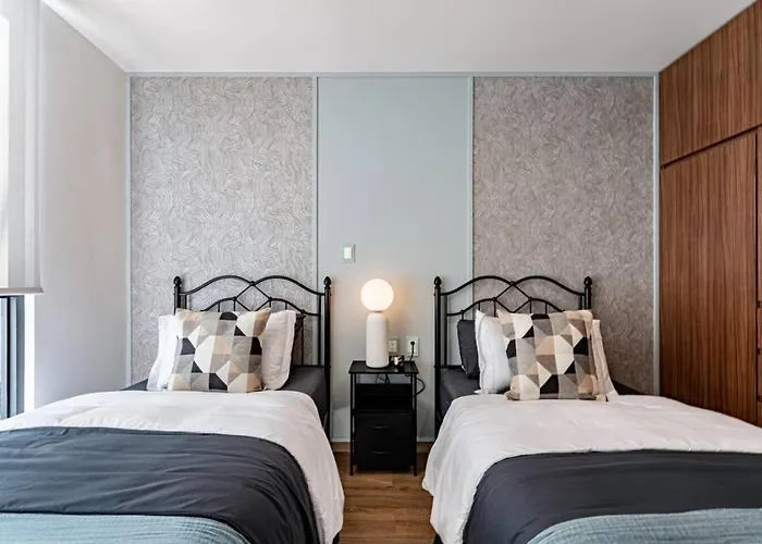 Apartment Two-in-one Group Haven With Terrace, Wifi & Comfort