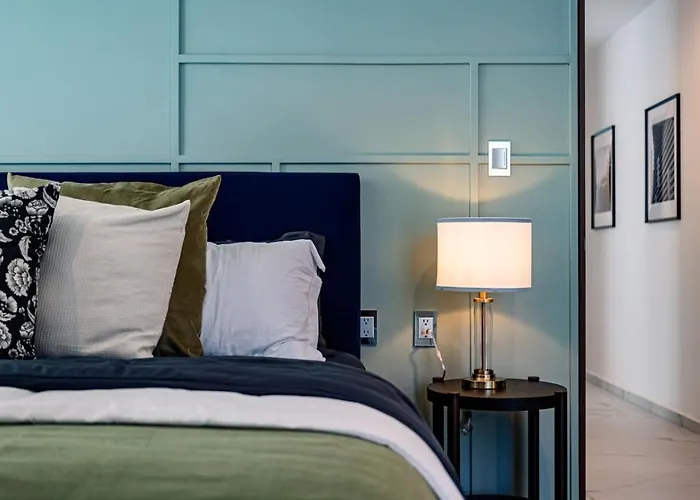 Two-in-one Group Haven With Terrace, Wifi & Comfort Apartment *