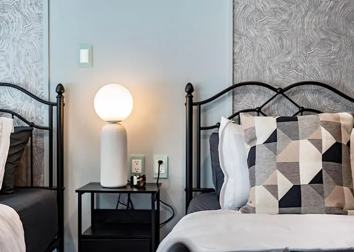 Two-in-one Group Haven With Terrace, Wifi & Comfort Apartment *